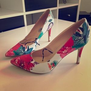 Marc Fisher Brand new Floral Heels